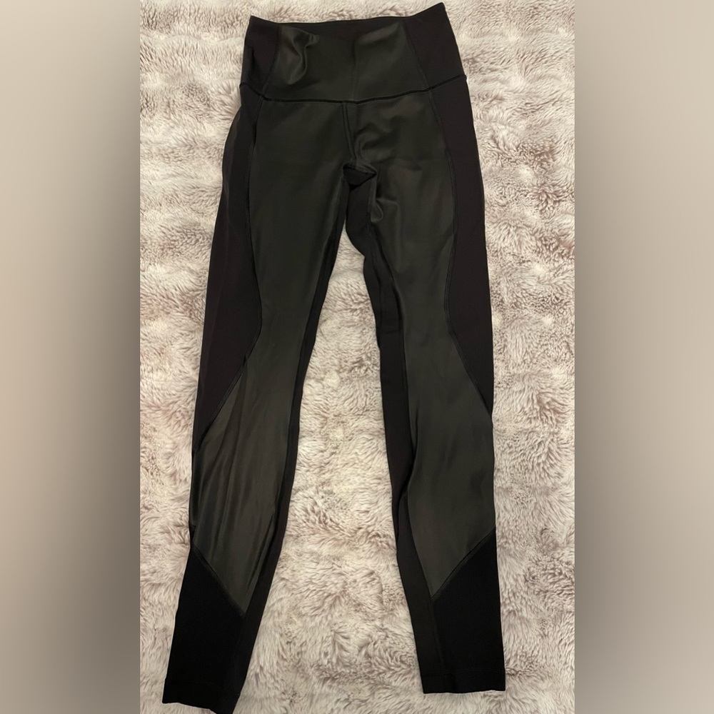 🍋 Lululemon Leggings 25” - Size 6 🍋